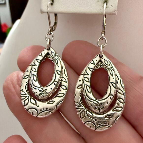 PREMIER DESIGNS Silver Tone Double Oval Drop Dangly Earrings - Picture 1 of 8